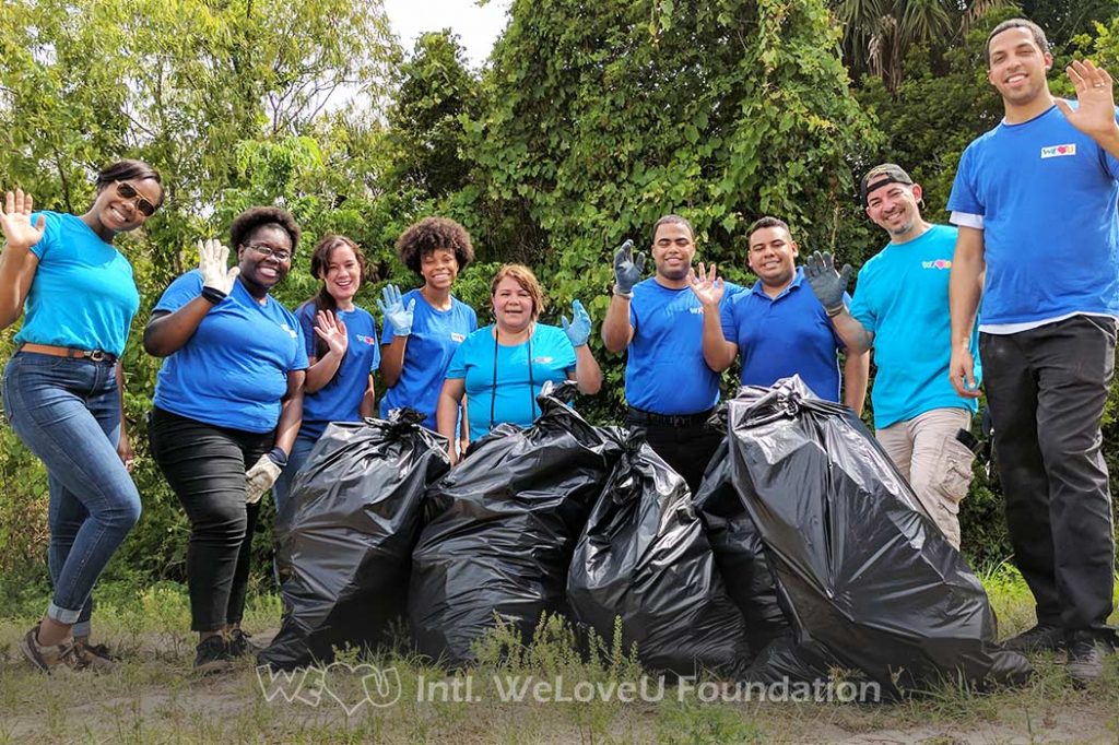 WeLoveU volunteers join Clean World Day in Florida.