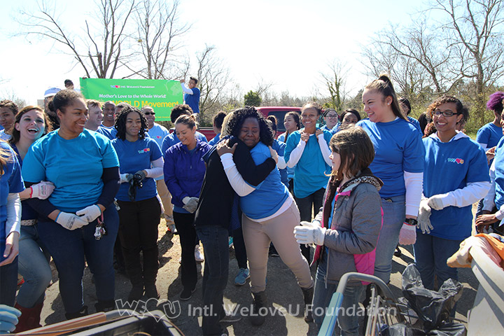 WeLoveU volunteers clean Central Park in Newport News, VA.