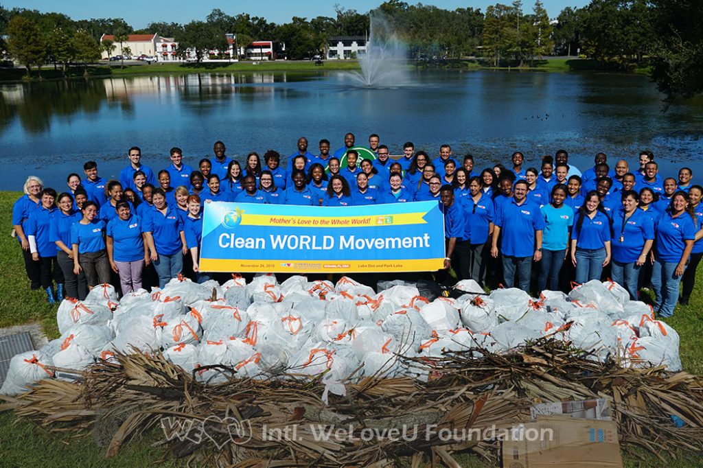 Group photo of WeLoveU volunteers in Downtown Orlando